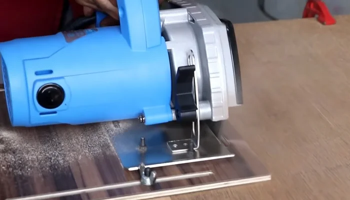 Why is My Circular Saw Cutting Crooked: 9 Reasons Explained