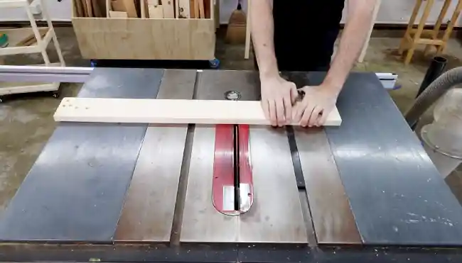 Can a table saw handle larger wood pieces like a cabinet saw