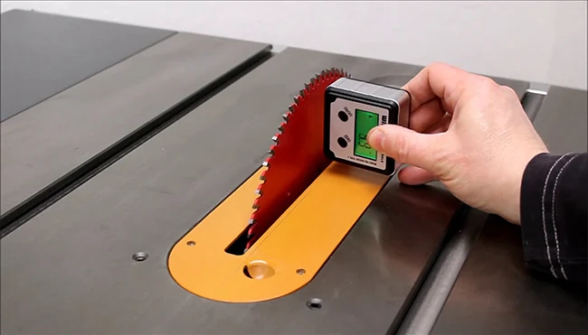 Can a Digital Angle Gauge Be Used With a Wet Saw