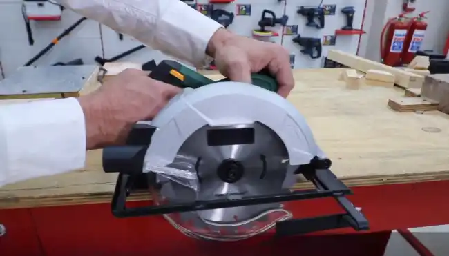 Why Does My Circular Saw Keep Stopping: 13 Reasons Explained