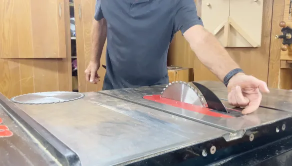 How Can You Use a Smaller Blade on a Woodworking Table Saw