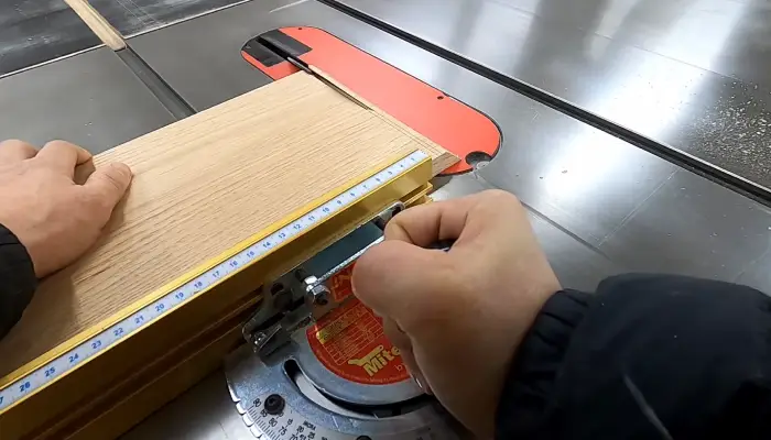 How to Cut a 45 Degree Angle With a Bandsaw: 7 Steps
