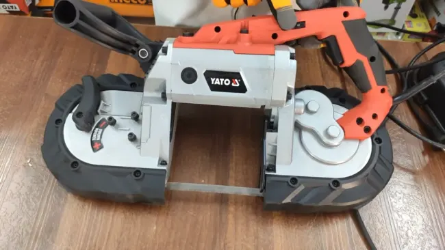 Can I straight-cut with a portable band saw
