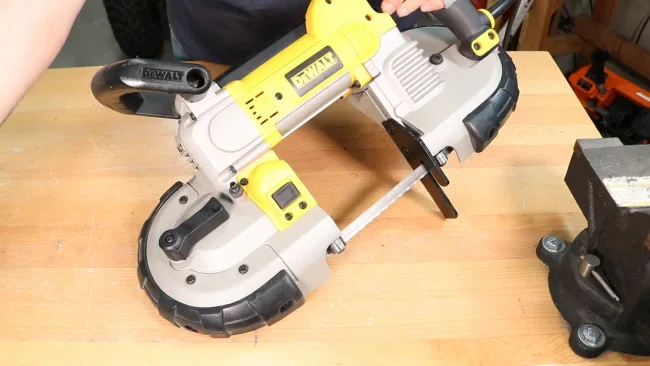How Do You Choose the Best Portable Band Saw