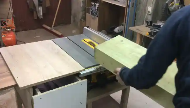 What size blade does a table saw typically use