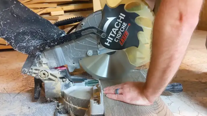 can you cut vinyl flooring with a miter saw