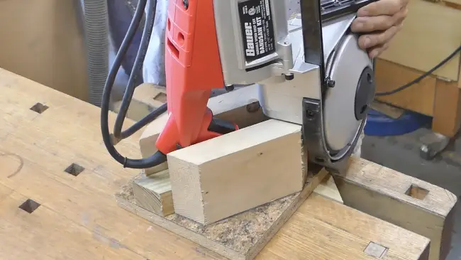 How to Build a Stand for a Portable Band Saw: Steps to Take