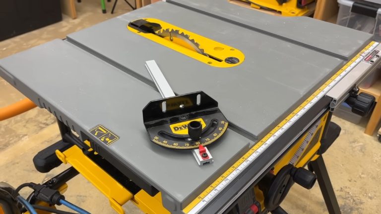 how to use miter gauge on table saw