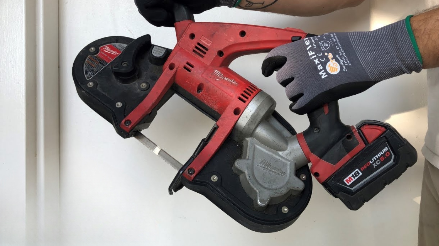 How to Use a Portable Band Saw