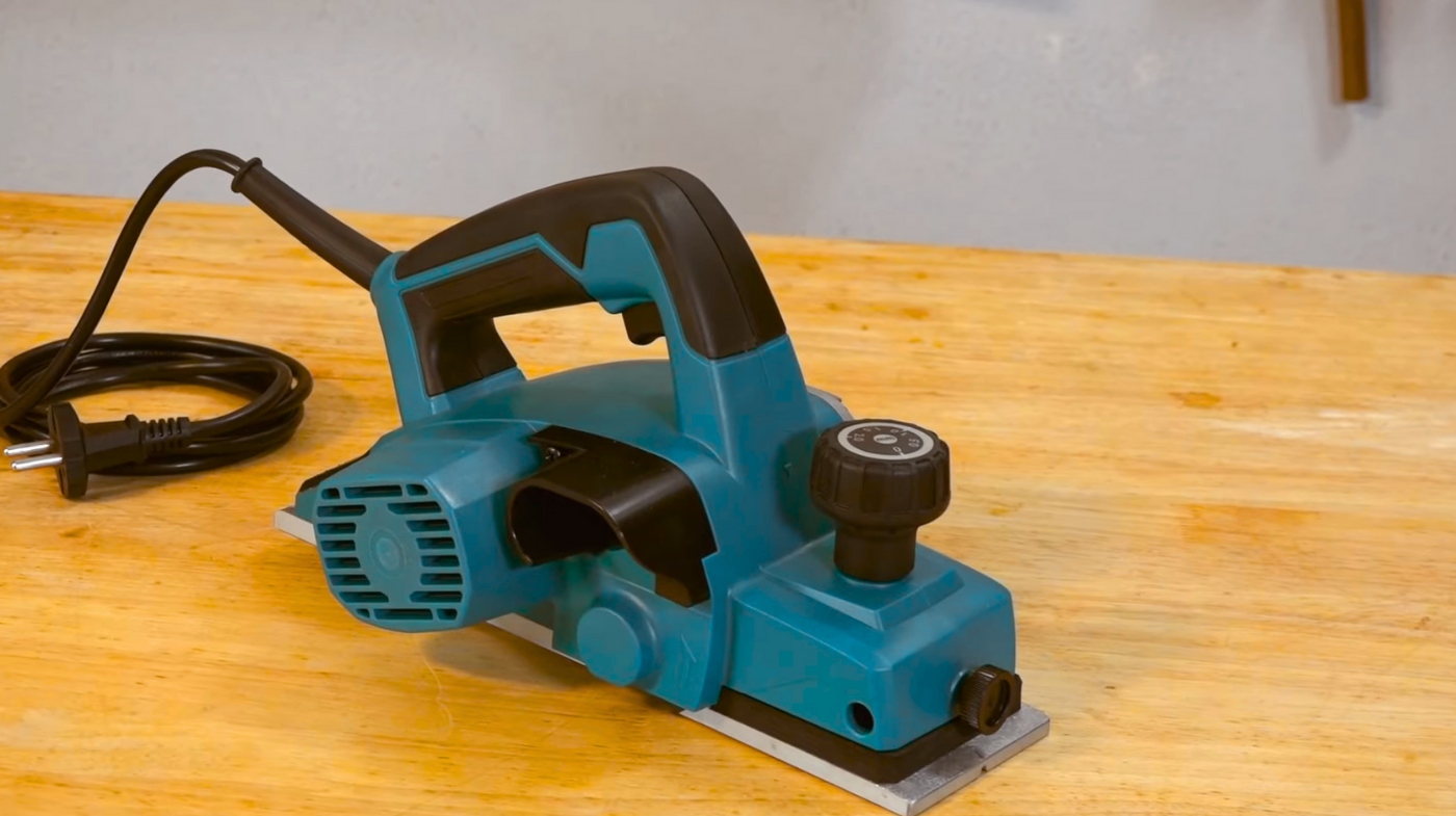 how to use an electric hand planer