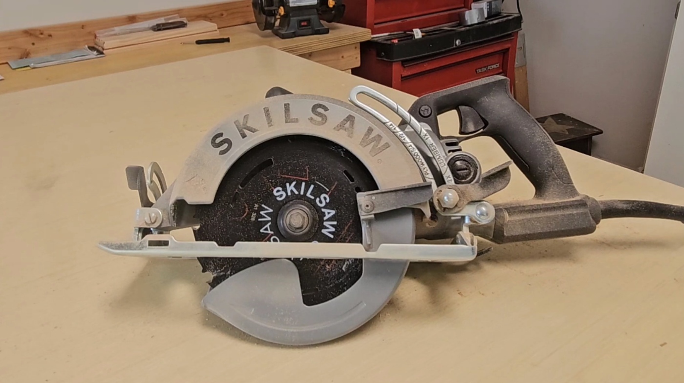 what is a worm drive saw